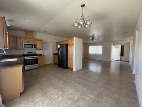 21540 Ives Dr in California City, CA - Building Photo - Building Photo