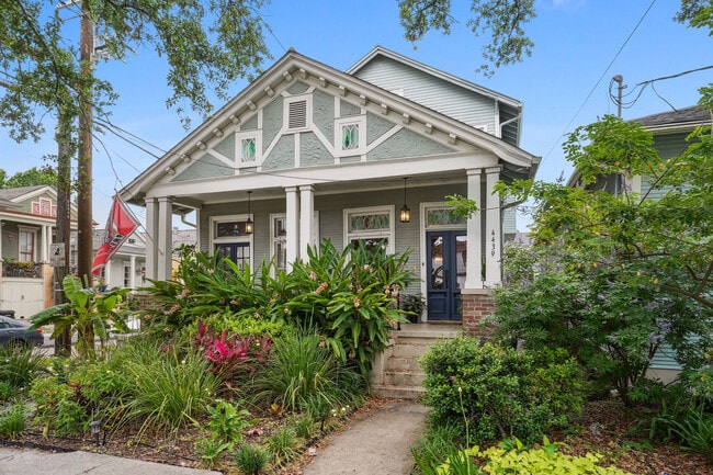 property at 4439 Banks St