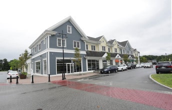 400 Boston Post Rd in Wayland, MA - Foto de edificio - Building Photo