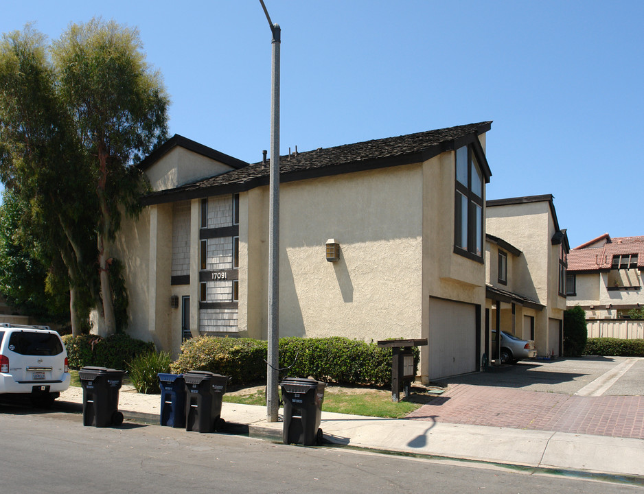 17091 Green St in Huntington Beach, CA - Building Photo