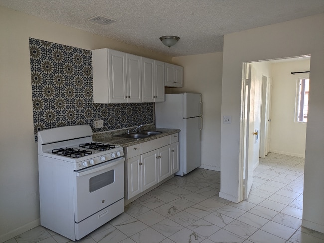 7002 Linda Vista Rd
