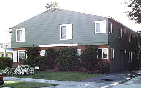 4380 Ventura Canyon Ave in Sherman Oaks, CA - Building Photo - Building Photo