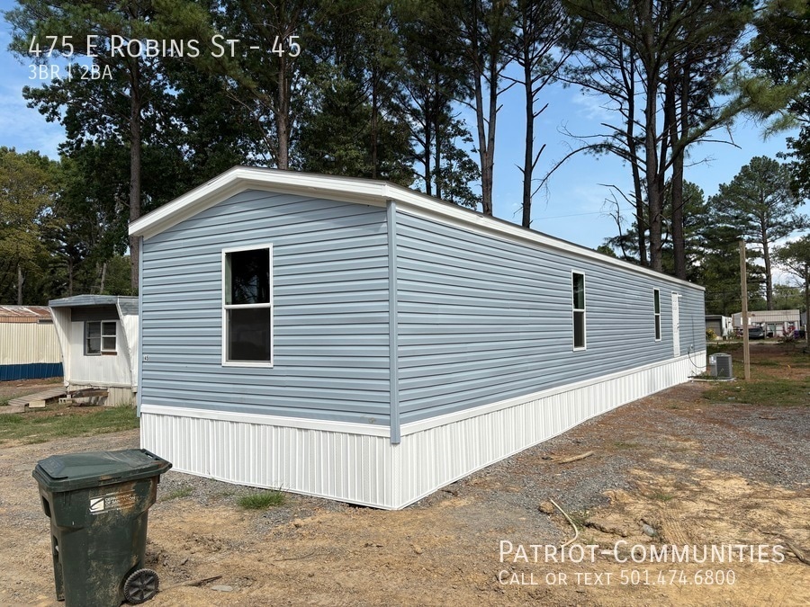 475 E Robins St in Conway, AR - Building Photo