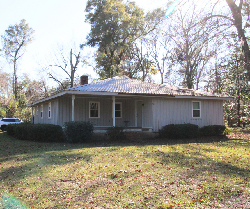 277 J K Moore Rd in Crawfordville, FL - Building Photo