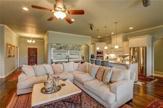15900 Royal Crest Ln in Edmond, OK - Building Photo - Building Photo