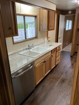 956 7th St in Lafayette, OR - Building Photo