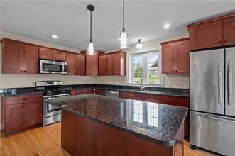 20 Vanderbilt Ln in Portsmouth, RI - Building Photo - Building Photo