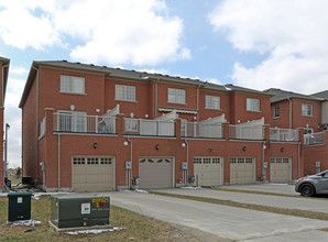 2540-2548 Bur Oak Ave in Markham, ON - Building Photo - Building Photo