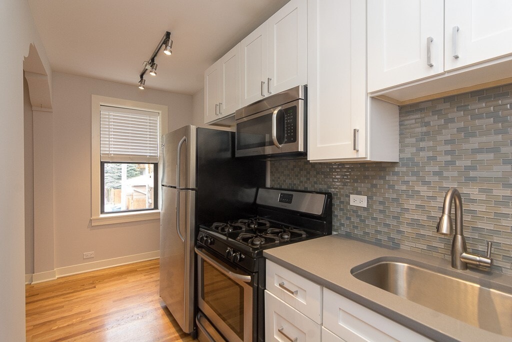 2419 N Kedzie Blvd, Unit A01C in Chicago, IL - Building Photo