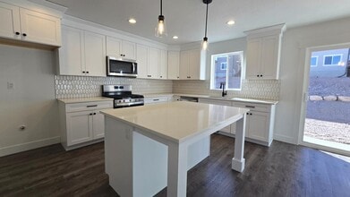 687 Boseman Wy in Saratoga Springs, UT - Building Photo - Building Photo