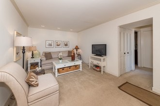 Ashton Glen Apartments in Manassas, VA - Building Photo - Building Photo