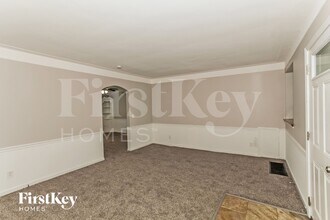 1017 W North Bend Rd in Cincinnati, OH - Building Photo - Building Photo