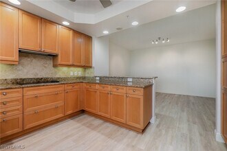 455 Cove Tower Dr, Unit 902 in Naples, FL - Building Photo - Building Photo