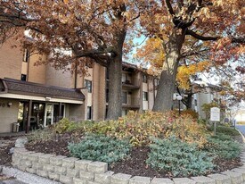 1690 Highway 36 W in St. Paul, MN - Building Photo