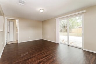 6417 Willow Wood Ct in Tampa, FL - Foto de edificio - Building Photo