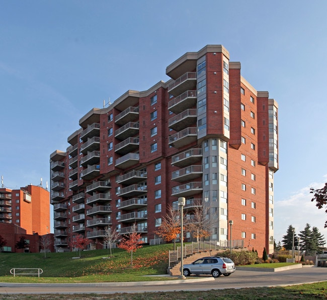 Providence Place in Whitby, ON - Building Photo - Building Photo