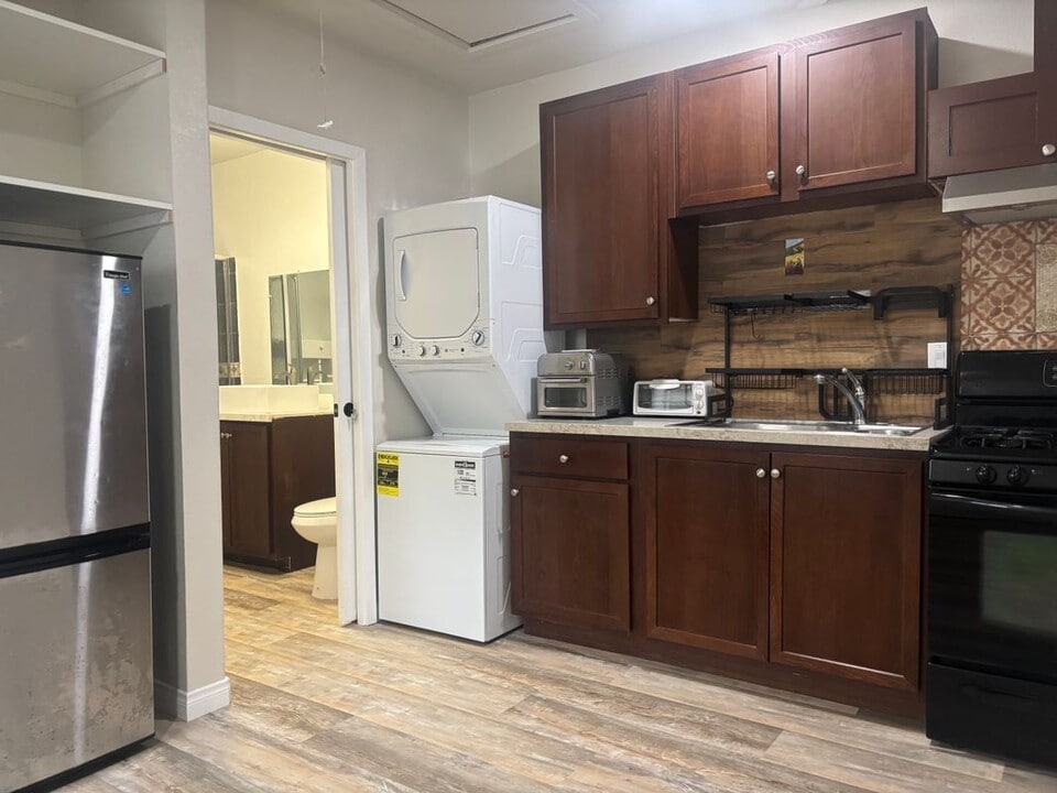 829 Kostner Dr in San Diego, CA - Building Photo