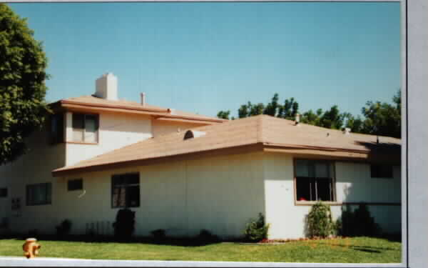 17042 Emerald Ln in Huntington Beach, CA - Building Photo - Building Photo