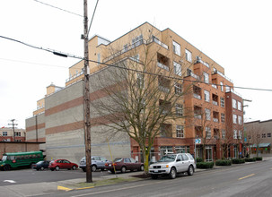 The Greenlake Condominium in Seattle, WA - Building Photo - Building Photo