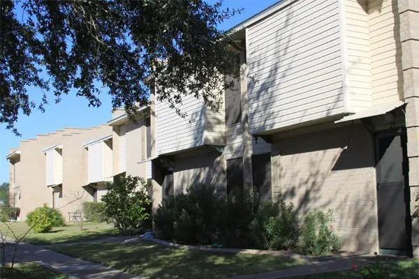 801 Greenbriar Dr in Edinburg, TX - Building Photo - Building Photo