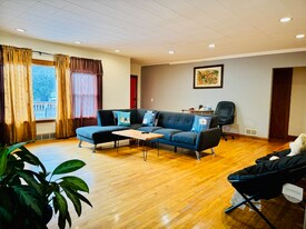 170 White St in South Burlington, VT - Building Photo