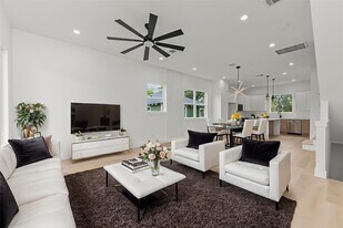 3348 Sauer St in Houston, TX - Building Photo