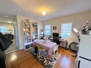 714 Broadway, Unit 2 in Somerville, MA - Building Photo - Building Photo