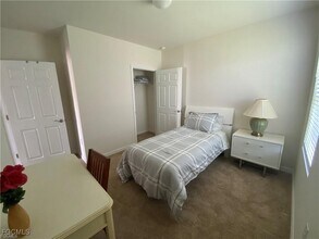 10531 Canal Brook Ln in Lehigh Acres, FL - Building Photo - Building Photo