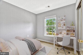 43585 Patching Pond Square in Ashburn, VA - Building Photo - Building Photo
