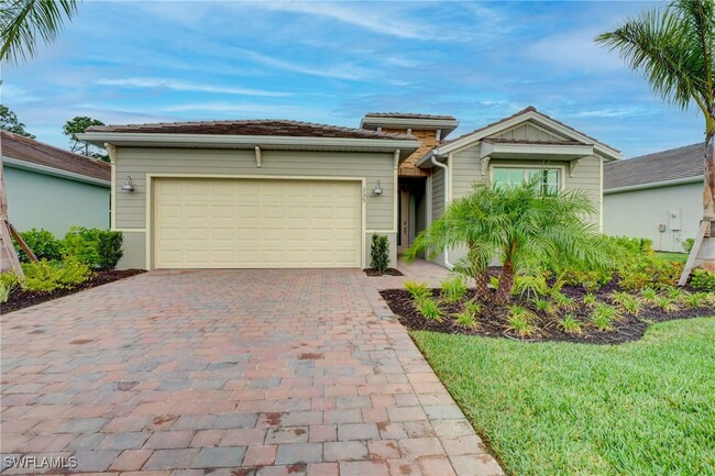 335 Tamarindo Ln in Naples, FL - Building Photo - Building Photo