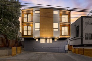 6033 42nd Ave SW in Seattle, WA - Building Photo