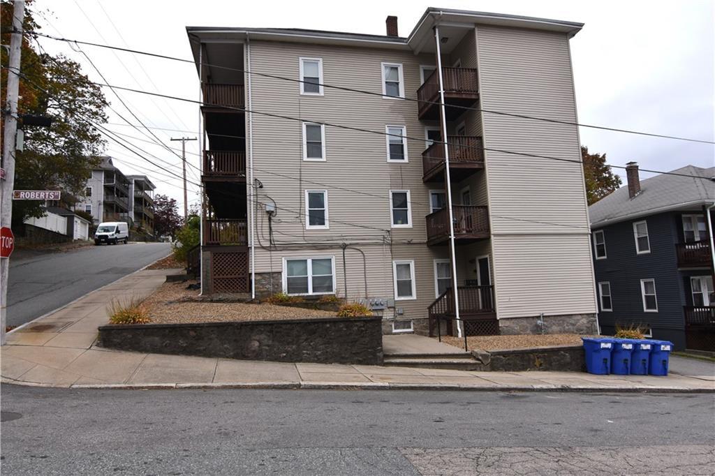 818 Bernon St in Woonsocket, RI - Building Photo