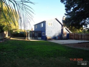 720 Devonshire Ct in Dixon, CA - Building Photo - Building Photo