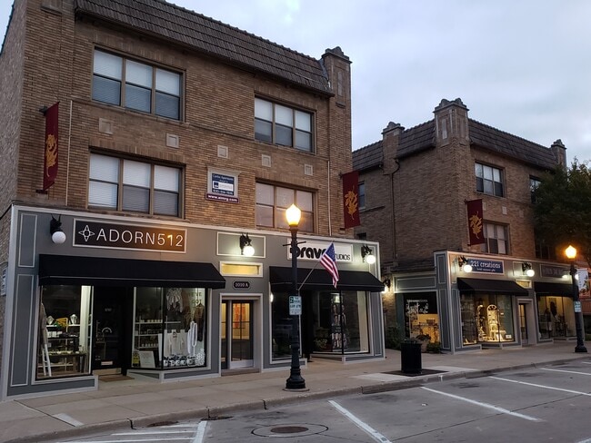 Curtiss in Downers Grove, IL - Foto de edificio - Building Photo