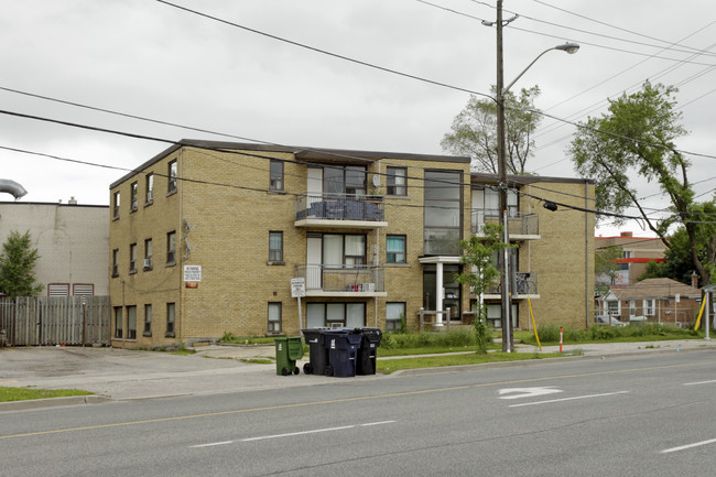 1 Wilmington Ave in Toronto, ON - Building Photo - Building Photo