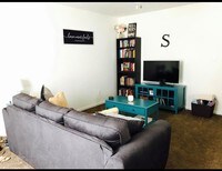 Building Photo - Holly Green Apartamentos in Louisville, Kentucky