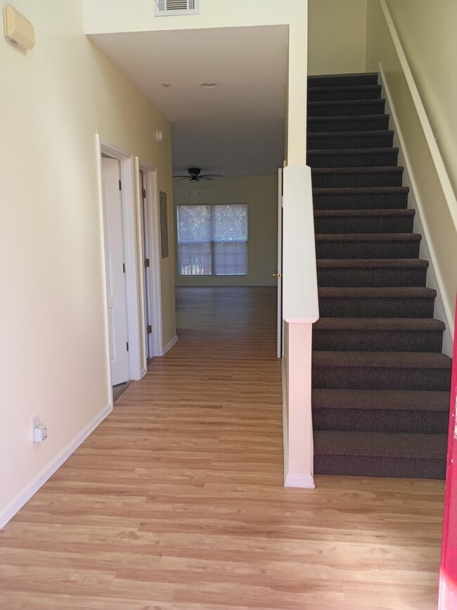 1061 Scott St SE in Conyers, GA - Foto de edificio - Building Photo