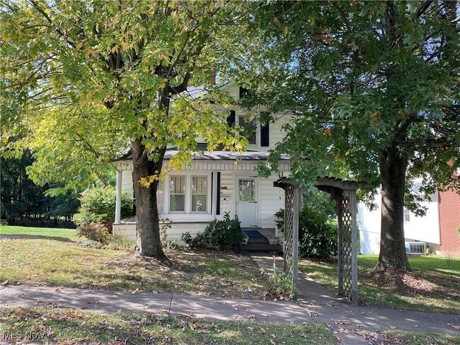 property at 118 N Market St