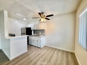 1803 W Sumac Ln, Unit 3 in Anaheim, CA - Foto de edificio - Building Photo