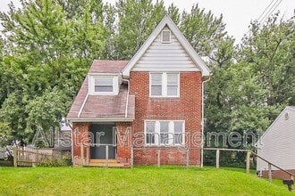 1562 Huguelet St in Akron, OH - Building Photo - Building Photo