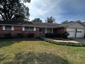 3609 Glenmont Dr in Fort Worth, TX - Building Photo