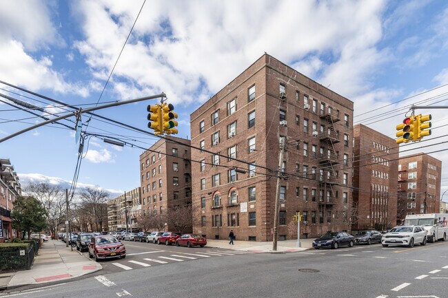 3338 Parsons Blvd in Flushing, NY - Building Photo - Building Photo