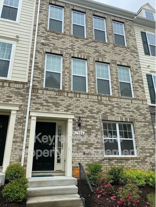 7306 Wood Pond Cir in Lanham, MD - Building Photo