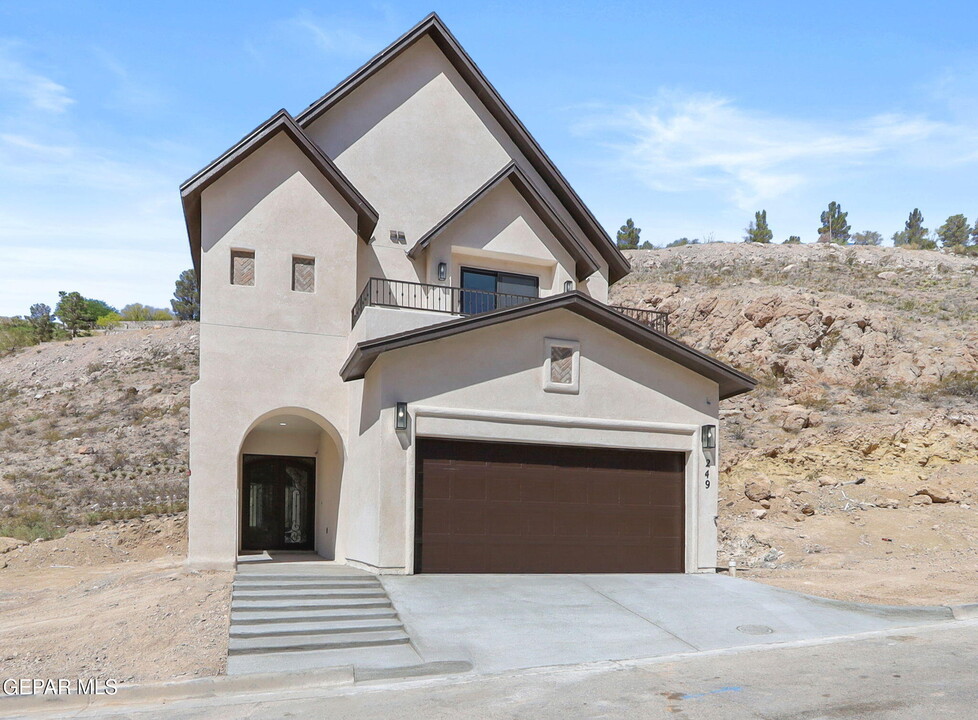 249 Canyon Terrace Dr in El Paso, TX - Building Photo