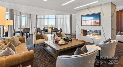 4425 Sharon Rd, Unit 3A in Charlotte, NC - Foto de edificio - Building Photo