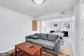 7109 Layton Dr in Springfield, VA - Building Photo - Building Photo