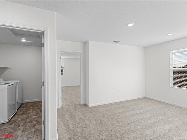 364 Pismo Dr in Lathrop, CA - Building Photo - Building Photo