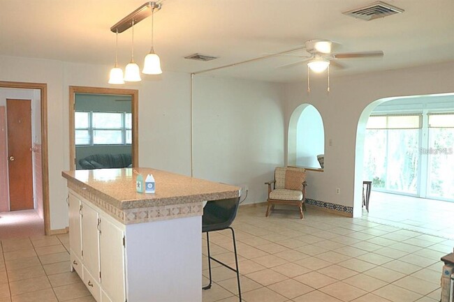 1015 Cody Cove Rd in Babson Park, FL - Building Photo - Building Photo