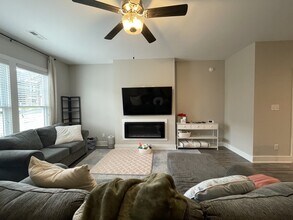128 English Commons Dr in Lynchburg, VA - Building Photo - Building Photo