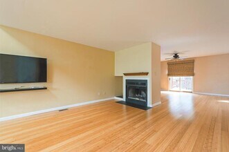 18 Hanover Ct in Princeton, NJ - Building Photo - Building Photo